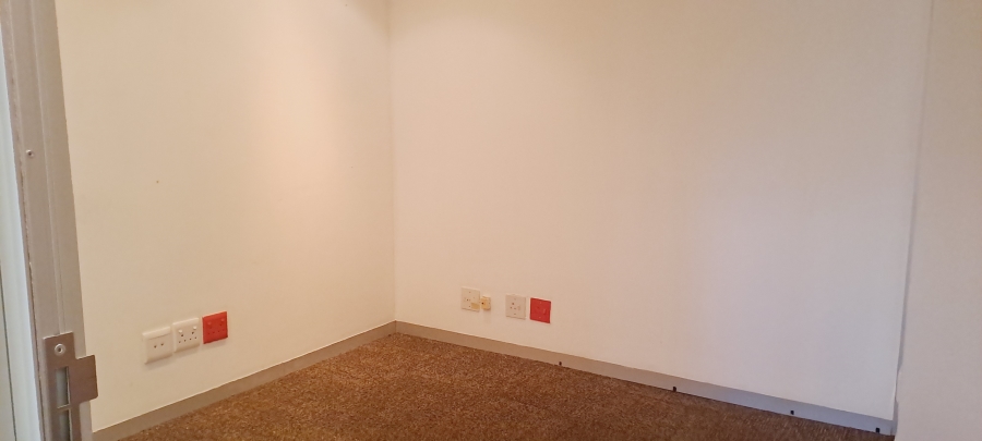 To Let commercial Property for Rent in Bo Oakdale Western Cape